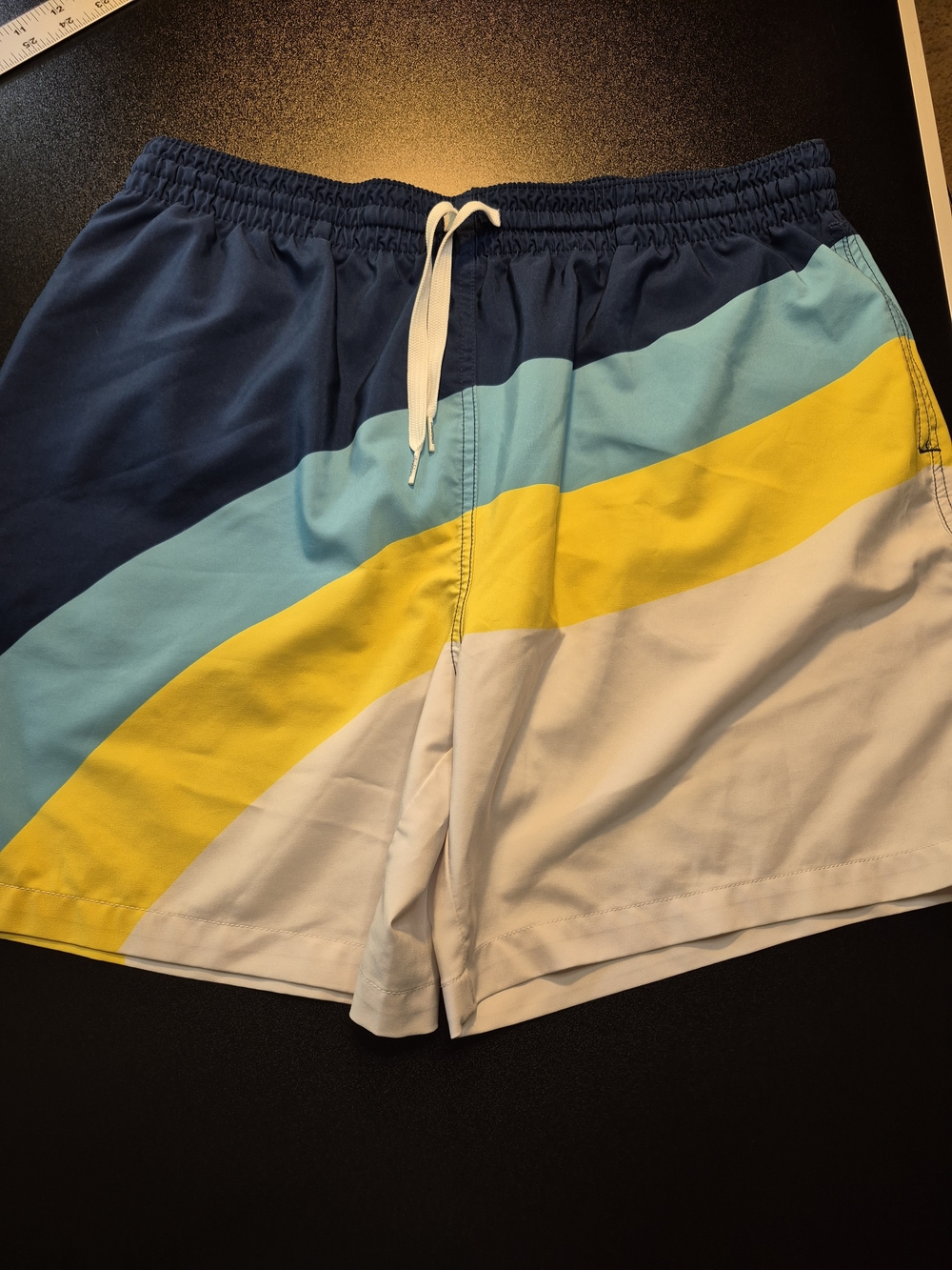 chubbies Men's Colorblock Swim Shorts - Navy, Light Blue, Yellow, White